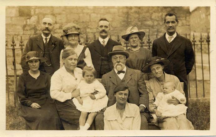 Crossley William and Louisa Group.jpg