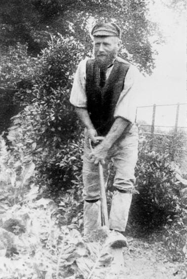 04 Cutter William (b 1850) Photo.jpg