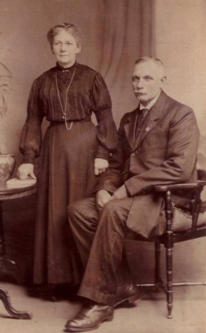 25 Elizabeth and William Hooker.jpg